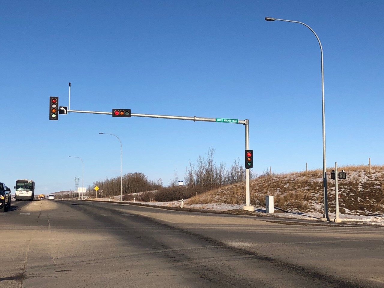 New turning signals at the intersection of James Walker Trail and